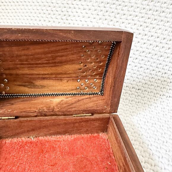 Vintage Wooden Laser Cut Elephant Rising Inlay Lined Hinged Trinket Jewelry Box - Picture 7 of 8